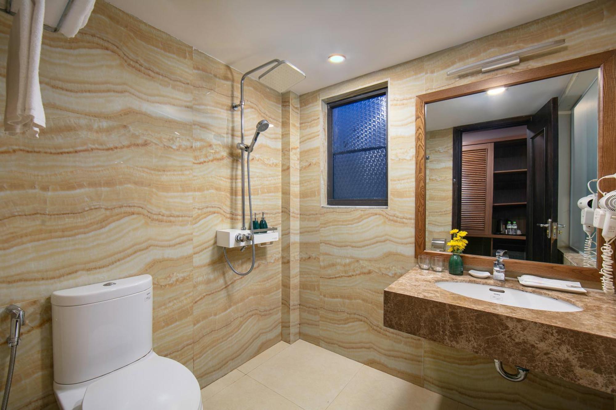 Hotel Brilliant Me Tri & Hanoï