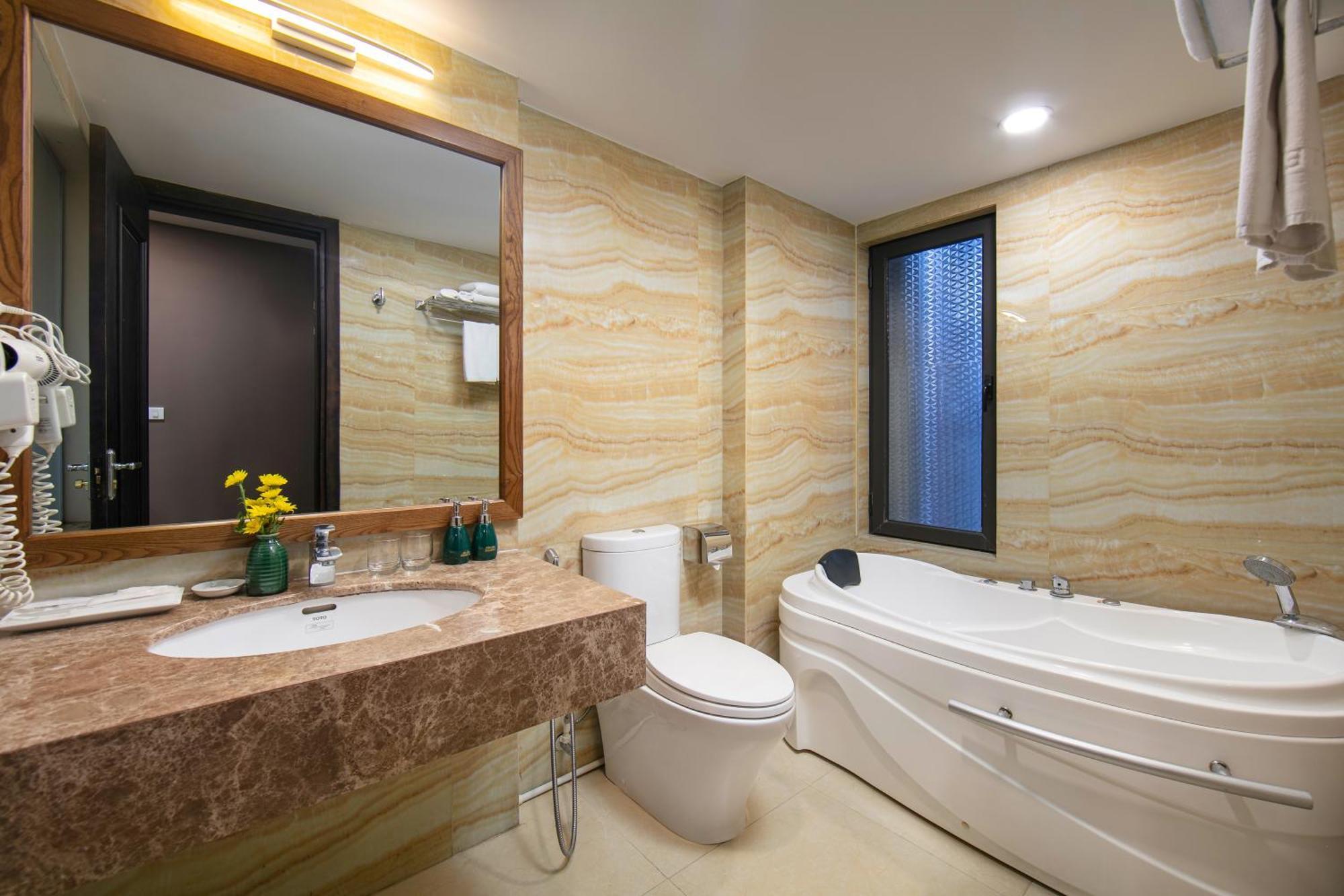 Hotel Brilliant Me Tri & Hanoï